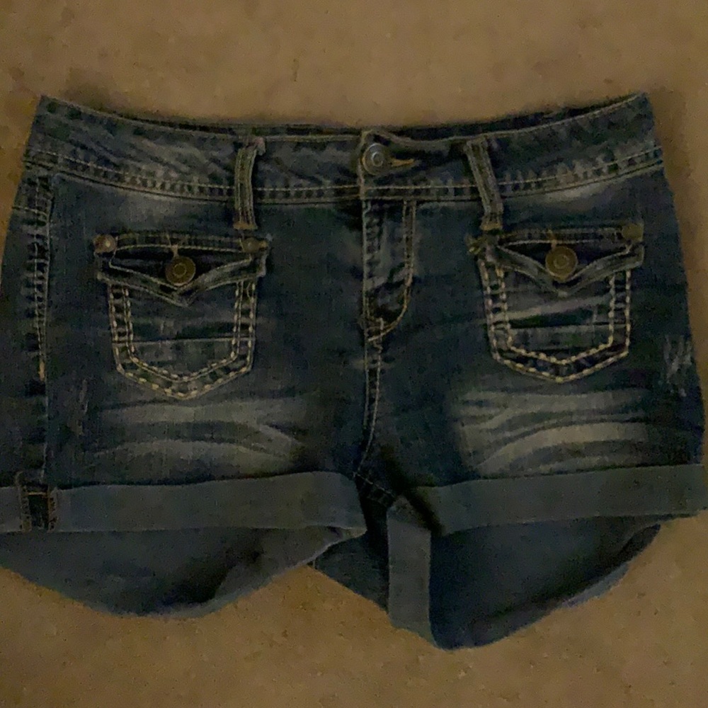 Wallflower Medium Wash Jean Shorts 11